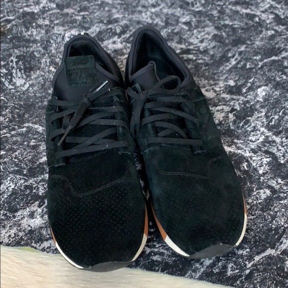 New Balance 247 shoes - Picture 2 of 3